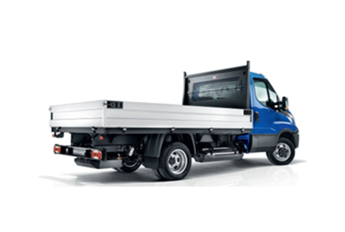 Camion-benne 3,5T CMU 900 kg 
